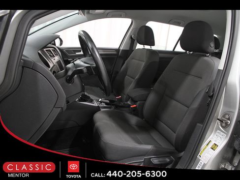Used 2016 Volkswagen Golf S FWD image 5