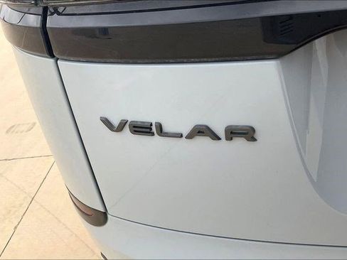 New 2025 Land Rover Range Rover Velar Dynamic SE image 9