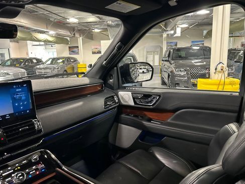 Used 2023 Lincoln Navigator Reserve AWD/4WD image 26