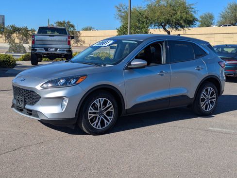 Used 2022 Ford Escape SEL image 2