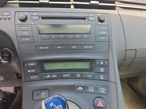 Used 2011 Toyota Prius Two w/ Preferred Accessory Pkg FWD image 17
