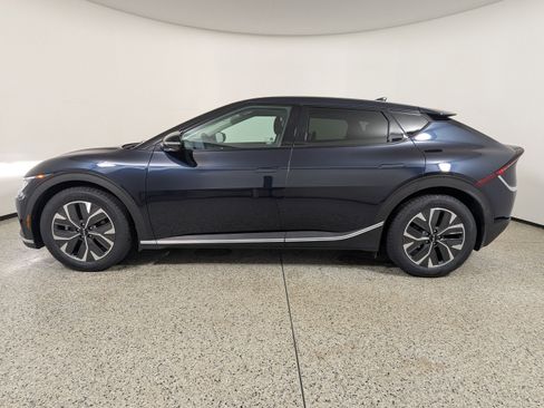 Used 2024 Kia EV6 Light RWD image 4