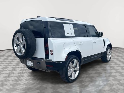 Used 2024 Land Rover Defender 110 X-Dynamic SE AWD/4WD image 5