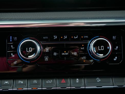 New 2026 GMC Sierra 1500 Denali image 9