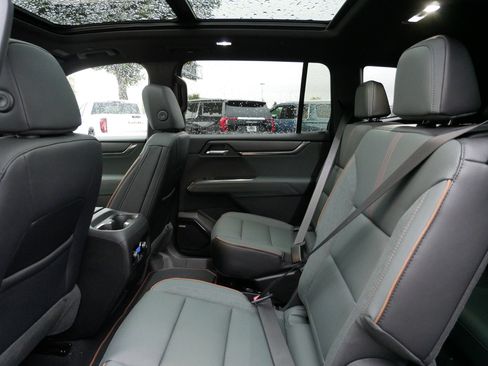 New 2026 GMC Acadia AT4 w/ Luxury Package image 7