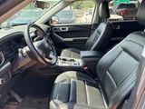 Used 2021 Ford Explorer XLT w/ Equipment Group 202A image 6