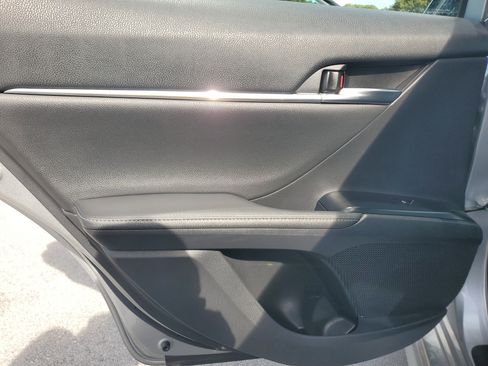 Used 2019 Toyota Camry XSE image 28