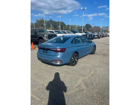 Used 2025 Volkswagen Jetta SEL image 5