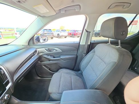 Used 2019 Chevrolet Traverse LS w/ LPO, Blackout Package FWD image 9
