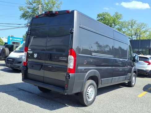 Used 2026 RAM ProMaster 2500 w/ Safety Group FWD image 5