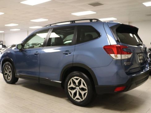Used 2022 Subaru Forester Premium AWD/4WD image 8