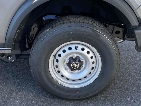 New 2025 Ford Bronco 4-Door image 18