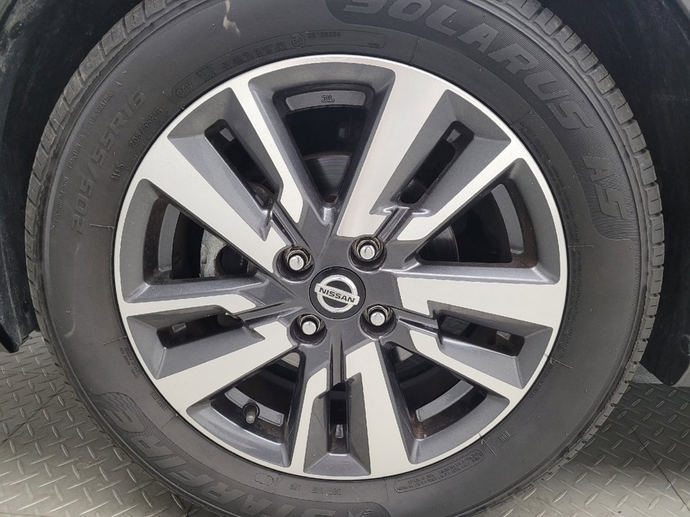 Used 2021 Nissan Versa SV FWD image 31
