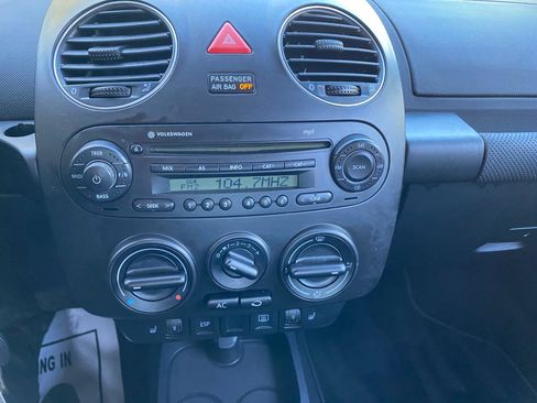 Used 2009 Volkswagen Beetle Coupe image 47