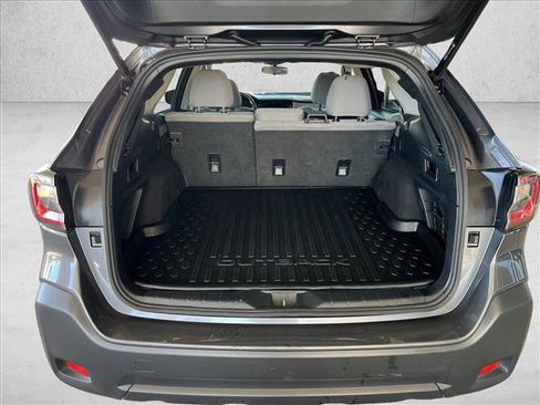 Used 2025 Subaru Outback Premium image 21