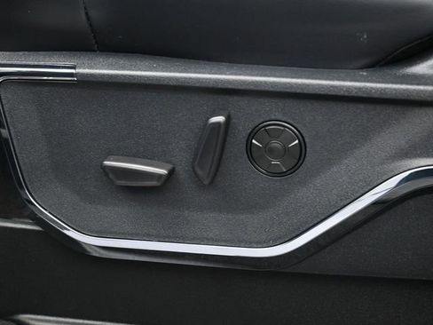 New 2026 Ford F250 Platinum w/ FX4 Off-Road Package image 13