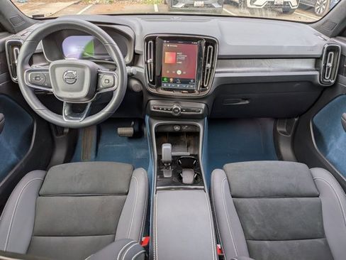 Used 2022 Volvo C40 P8 Recharge Ultimate image 19