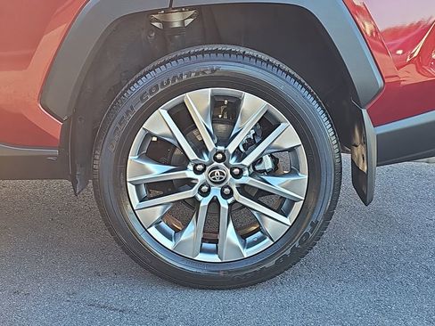 Used 2024 Toyota RAV4 XLE Premium image 38