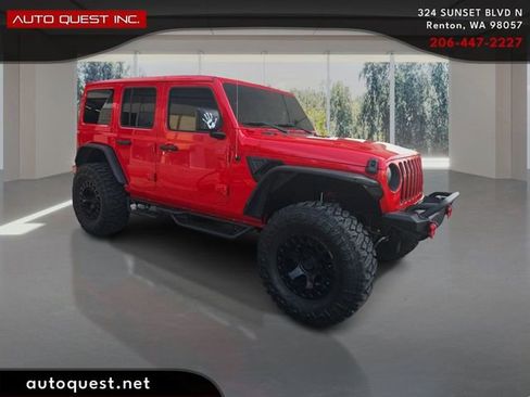 Used 2020 Jeep Wrangler Unlimited Sahara w/ Uconnect 4C Nav & Sound Group AWD/4WD image 3