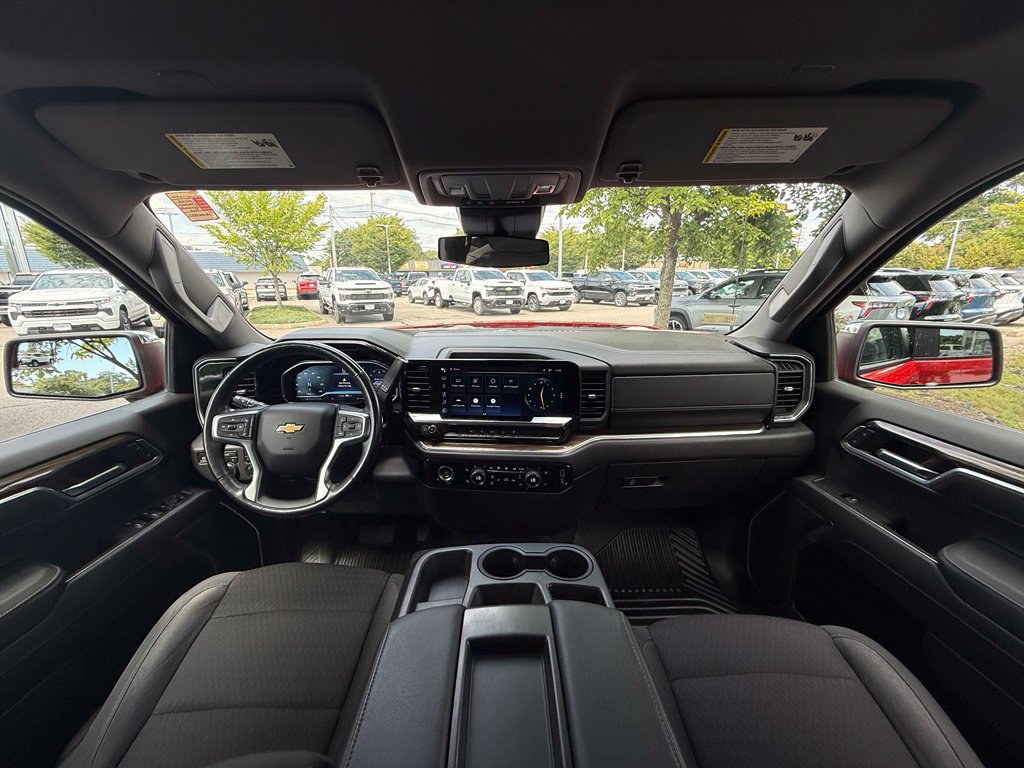 Used 2022 Chevrolet Silverado 1500 LT AWD/4WD image 30