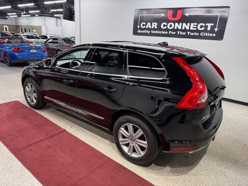 Used 2016 Volvo XC60 T6 w/ Proximity Package AWD/4WD image 12