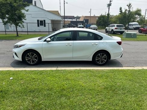 Certified 2023 Kia Forte LXS FWD image 28