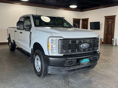 Used 2024 Ford F350 XL w/ FX4 Off-Road Package image 3