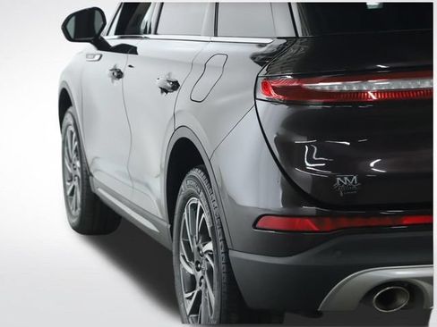 Used 2023 Lincoln Corsair AWD image 44