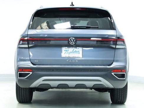 New 2025 Volkswagen Taos SE w/ Panoramic Sunroof Package FWD image 7