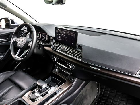 Used 2023 Audi Q5 e Premium Plus w/ Premium Plus Package image 16