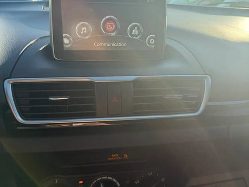 Used 2016 MAZDA MAZDA3 i Sport FWD image 13