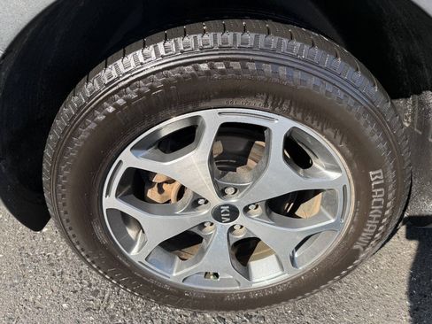 Used 2020 Kia Telluride EX AWD/4WD image 11