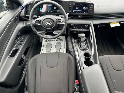 New 2025 Hyundai Elantra Sport image 22
