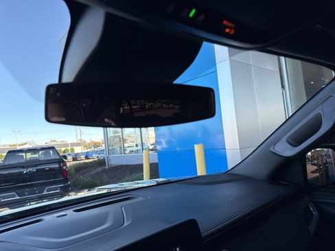 Used 2023 Chevrolet Suburban LS image 29