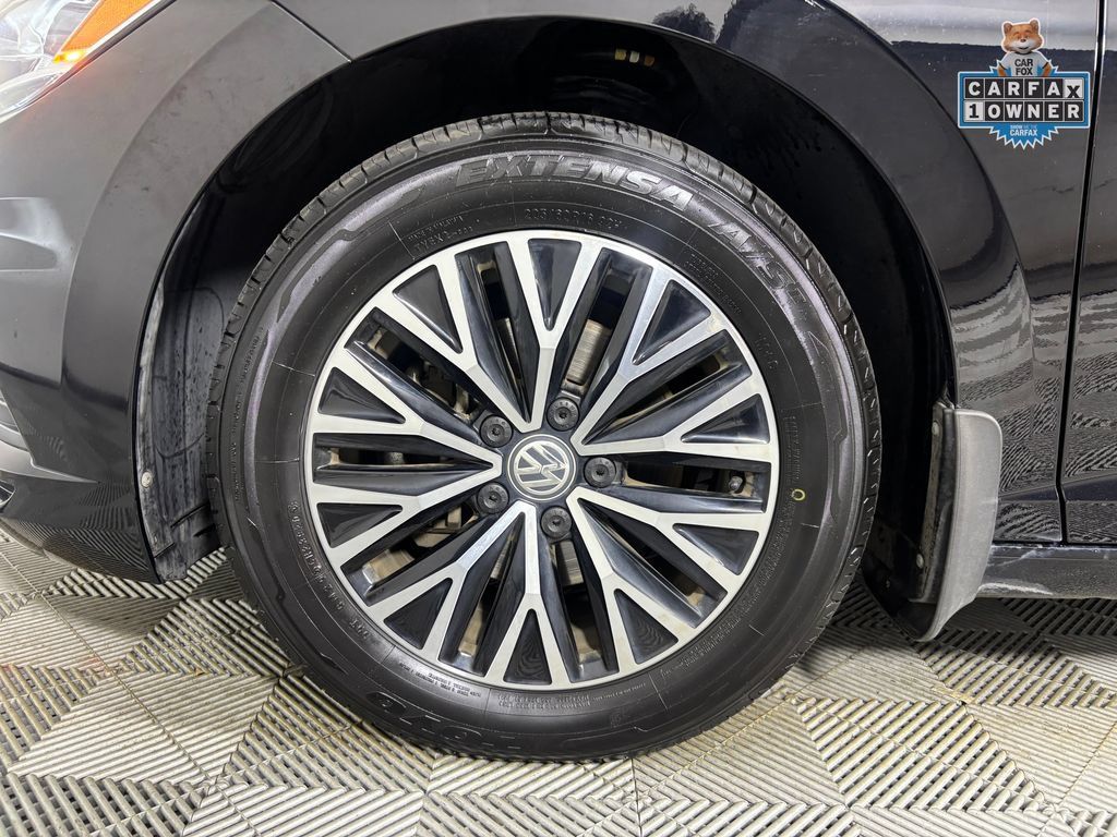 Used 2019 Volkswagen Jetta SE w/ Cold Weather Package FWD image 31