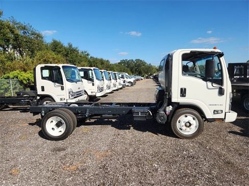 New 2025 Chevrolet Low Cab Forward image 10