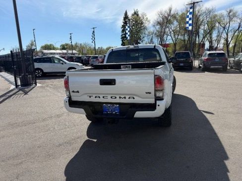 Used 2021 Toyota Tacoma Limited w/ Nightshade Package AWD/4WD image 10