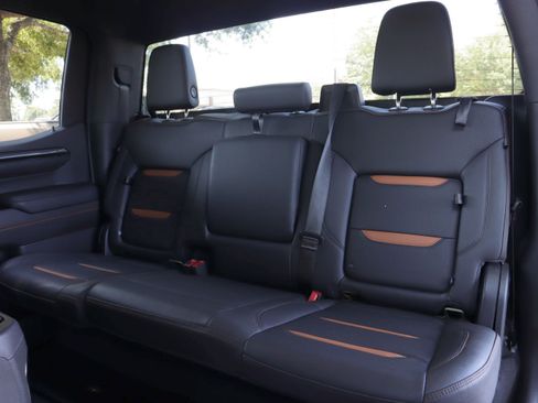 Used 2022 GMC Sierra 1500 AT4 AWD/4WD image 9