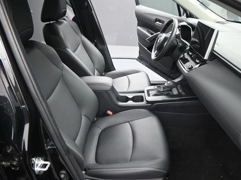 Used 2026 Toyota Corolla Cross XLE FWD image 14