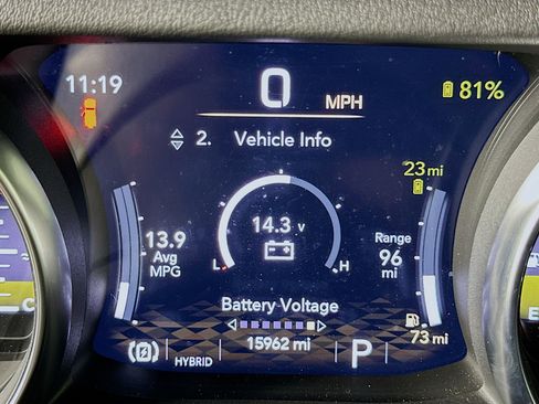 Used 2023 Jeep Wrangler Unlimited Sahara w/ Cold Weather Group AWD/4WD image 18