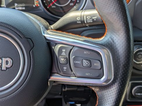 Used 2020 Jeep Gladiator Mojave w/ Dual Top Group AWD/4WD image 18