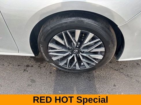 Used 2024 Nissan Altima 2.5 SV image 40