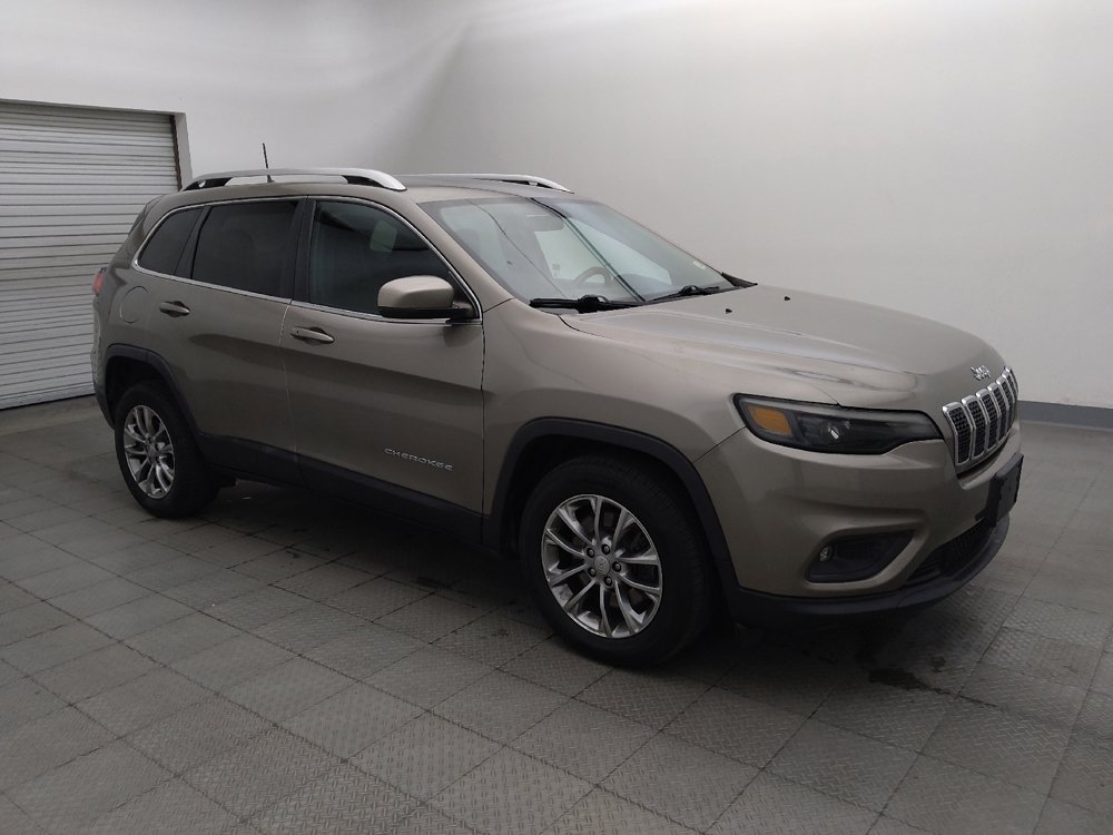 Used 2019 Jeep Cherokee Latitude Plus w/ Cold Weather Group FWD image 11