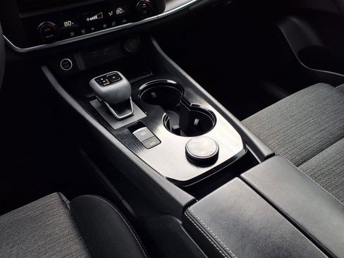 Certified 2023 Nissan Rogue SV image 16