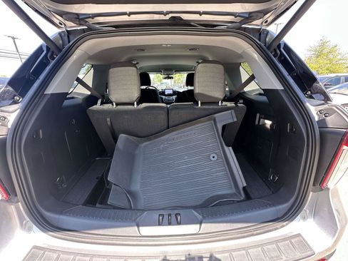 Used 2023 Ford Explorer XLT AWD/4WD image 26