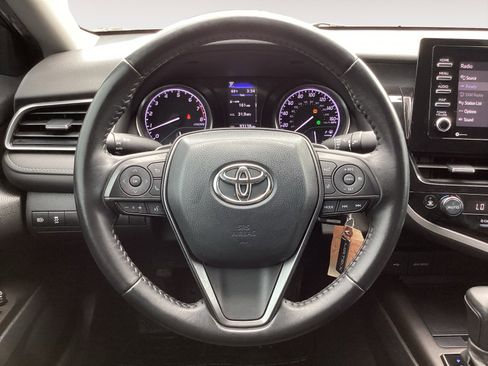 Used 2022 Toyota Camry SE FWD image 17