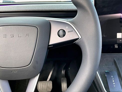 Used 2026 Tesla Model Y AWD image 21