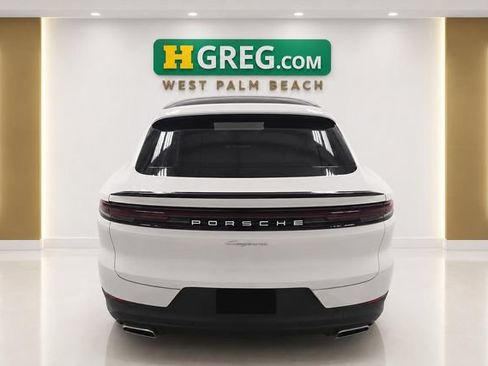 Used 2024 Porsche Cayenne Coupe AWD/4WD image 8