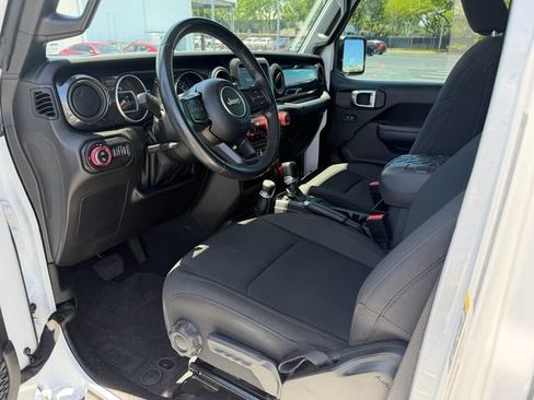 Used 2022 Jeep Gladiator Sport AWD/4WD image 11