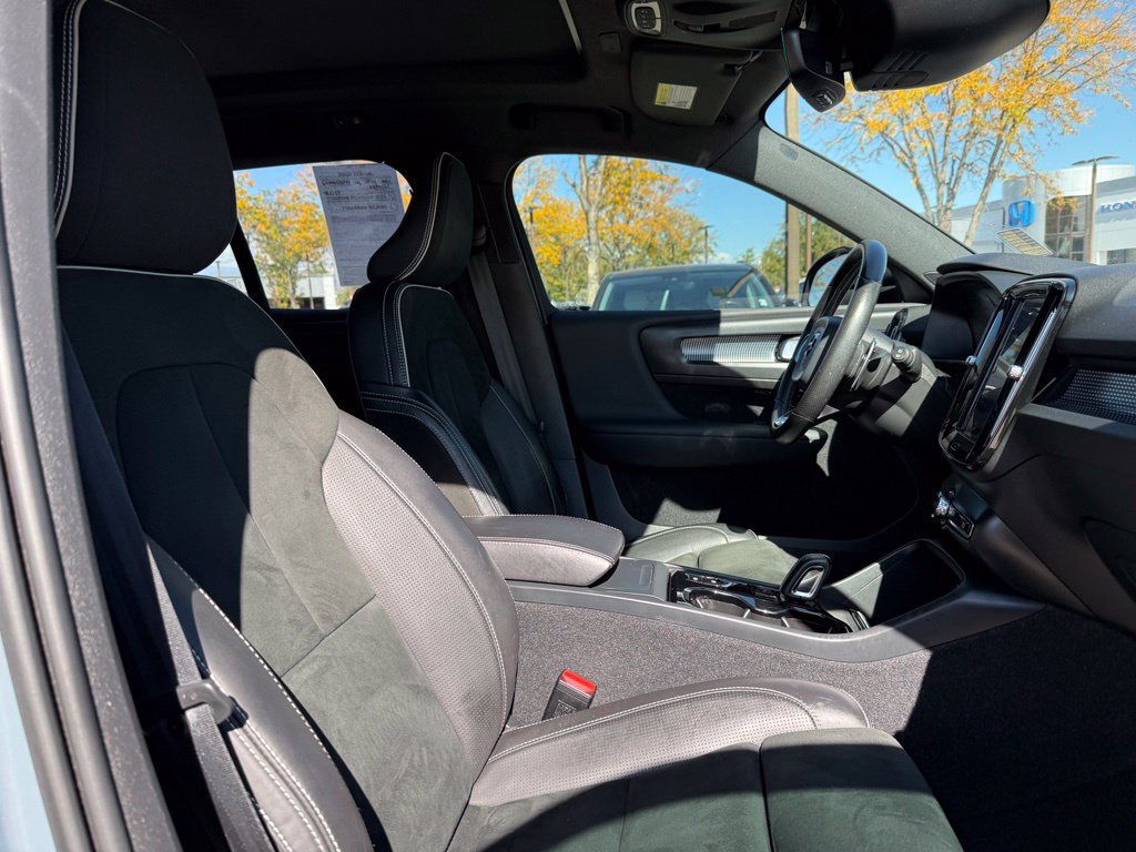 Used 2020 Volvo XC40 T5 R-Design w/ Protection Package Premier AWD/4WD image 14